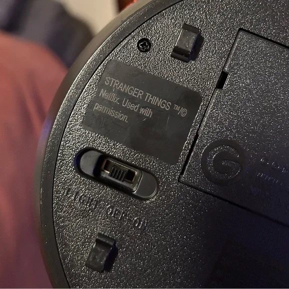 Stranger Things Halloween LED Shadow Lights Spinning Globe - Picture 9 of 9